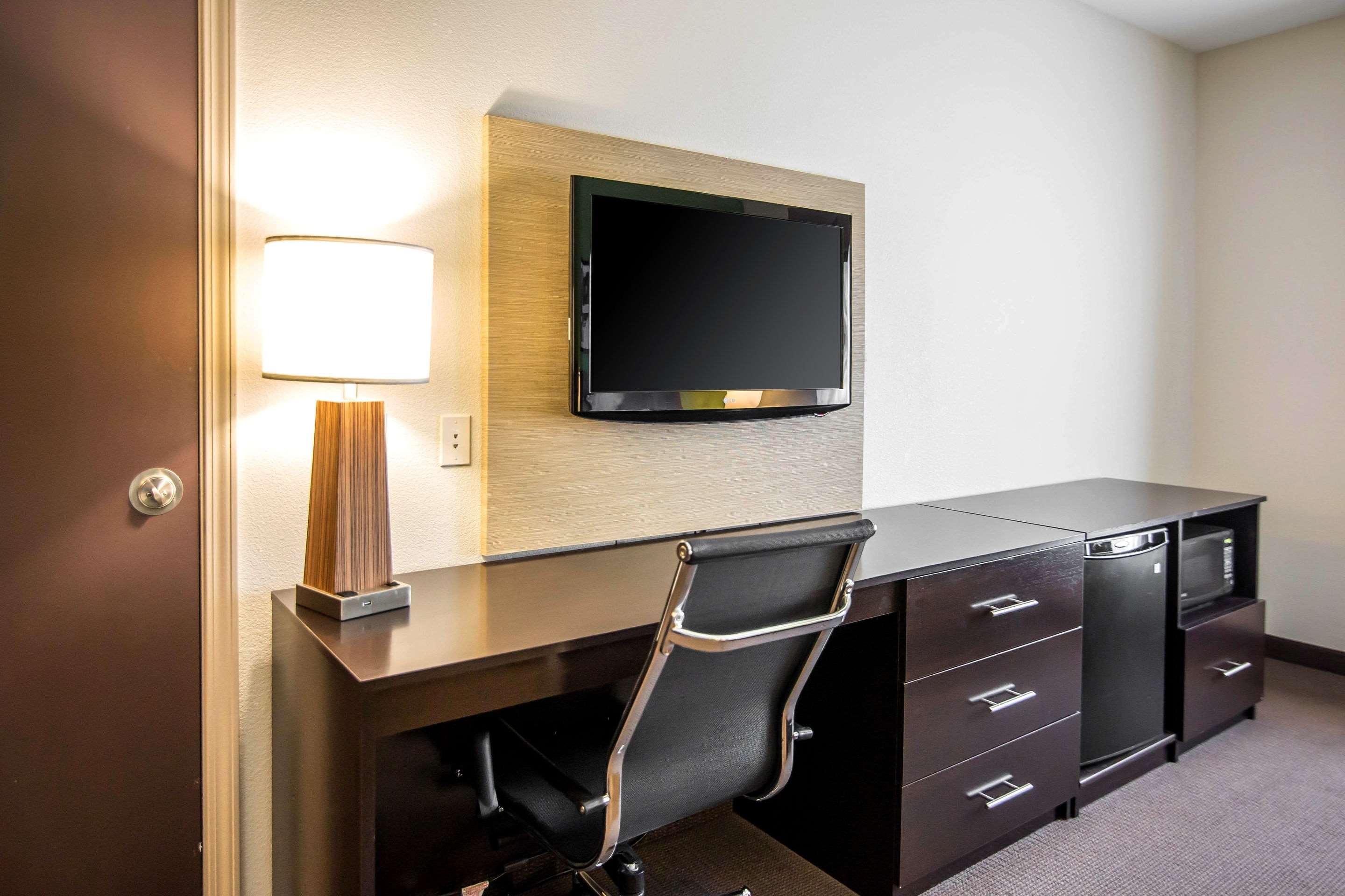 Sleep Inn & Suites Haysville Exteriör bild